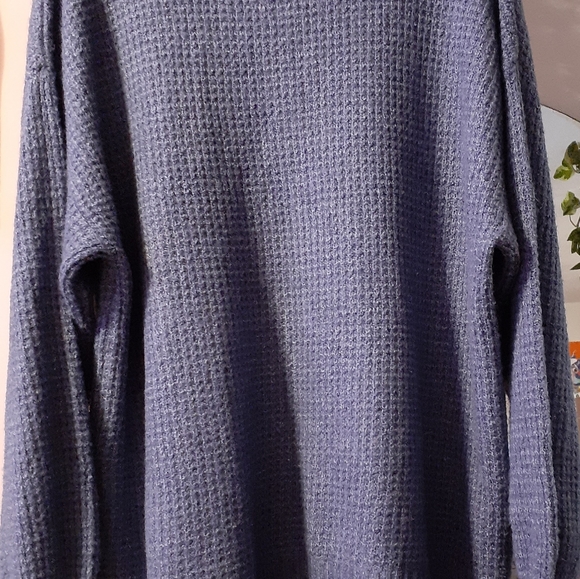 Sweater - Picture 8 of 9